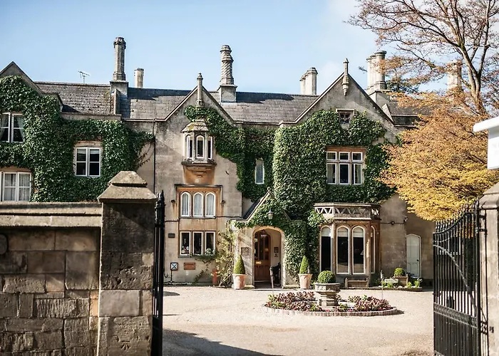 Best Hotels Along Bath Road, Bath