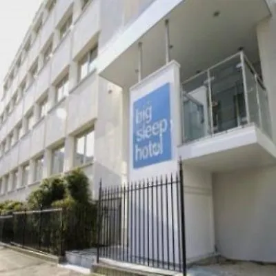 Best Hotels Near Cheltenham Station for Easy Access